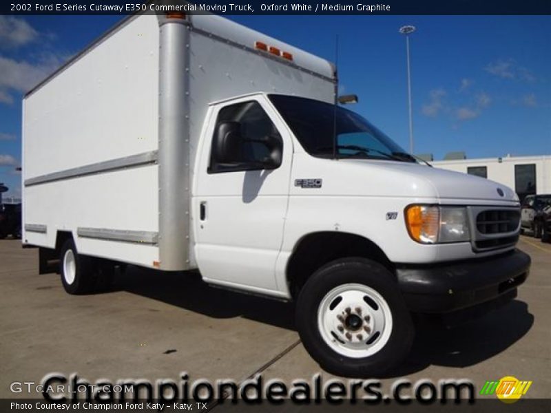 Oxford White / Medium Graphite 2002 Ford E Series Cutaway E350 Commercial Moving Truck