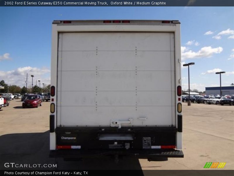 Oxford White / Medium Graphite 2002 Ford E Series Cutaway E350 Commercial Moving Truck