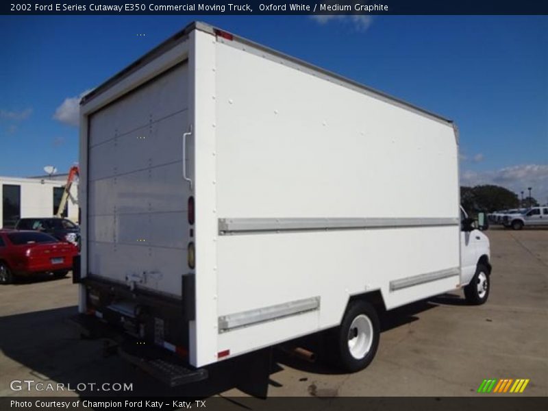 Oxford White / Medium Graphite 2002 Ford E Series Cutaway E350 Commercial Moving Truck