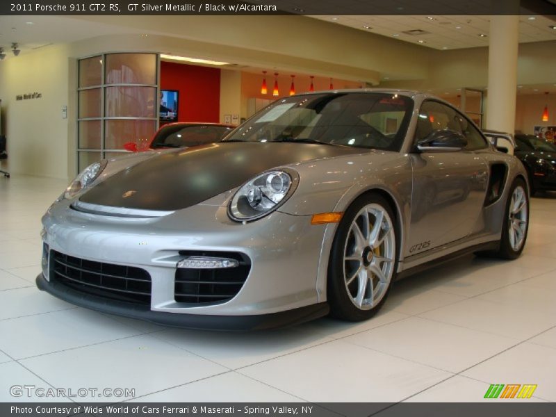 Front 3/4 View of 2011 911 GT2 RS