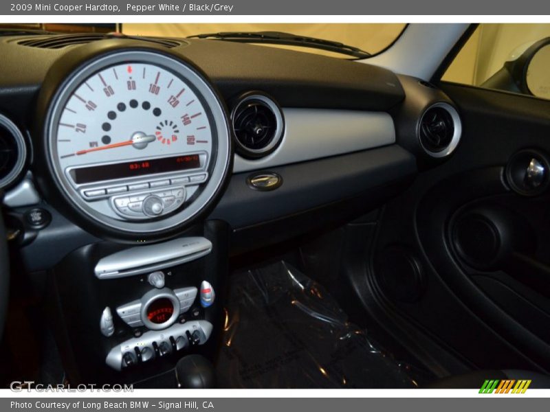 Pepper White / Black/Grey 2009 Mini Cooper Hardtop