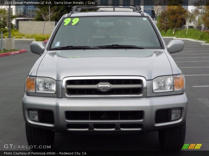 Sierra Silver Metallic / Gray 1999 Nissan Pathfinder LE 4x4
