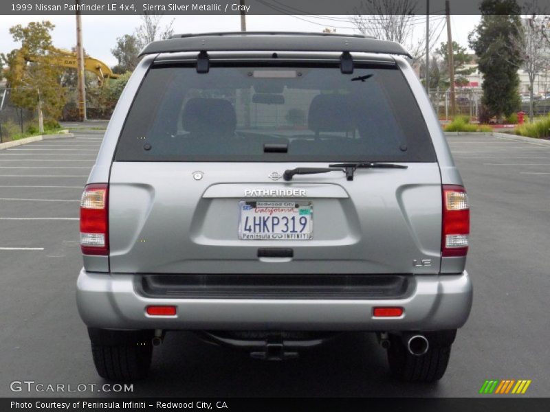 Sierra Silver Metallic / Gray 1999 Nissan Pathfinder LE 4x4