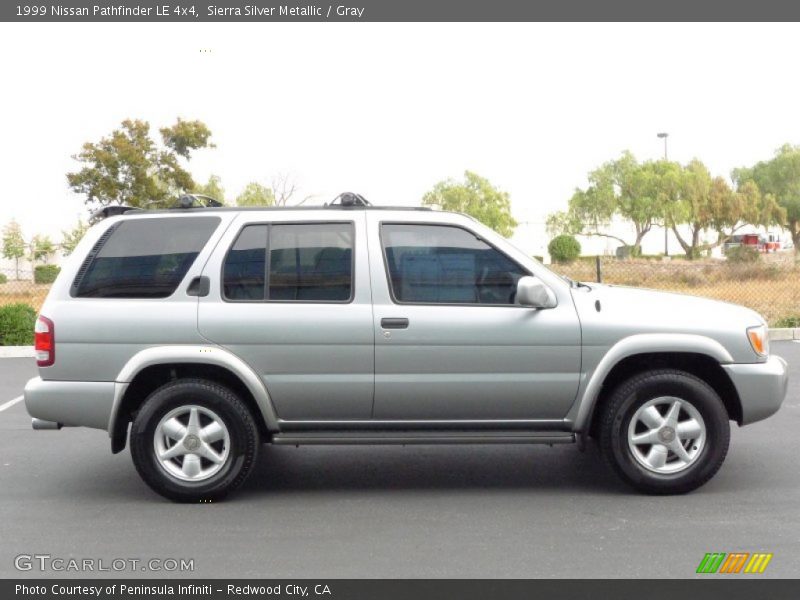 Sierra Silver Metallic / Gray 1999 Nissan Pathfinder LE 4x4