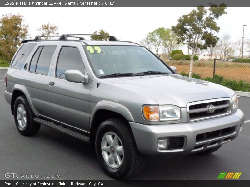 Sierra Silver Metallic / Gray 1999 Nissan Pathfinder LE 4x4