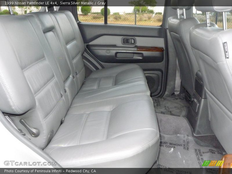Sierra Silver Metallic / Gray 1999 Nissan Pathfinder LE 4x4
