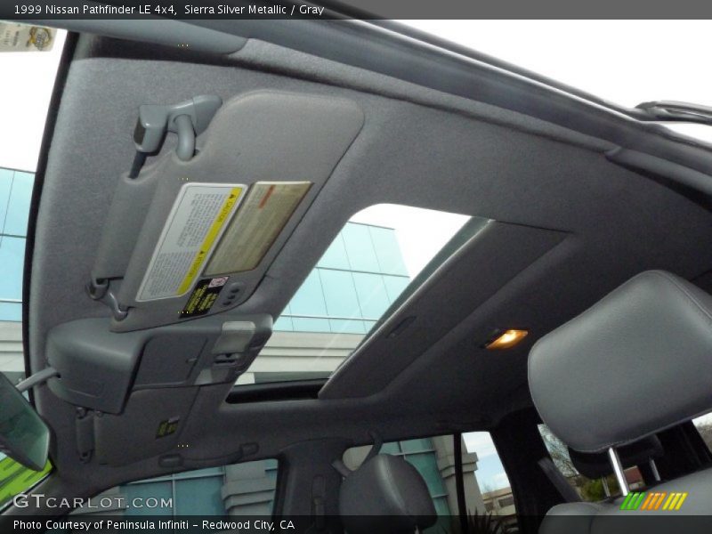 Sierra Silver Metallic / Gray 1999 Nissan Pathfinder LE 4x4