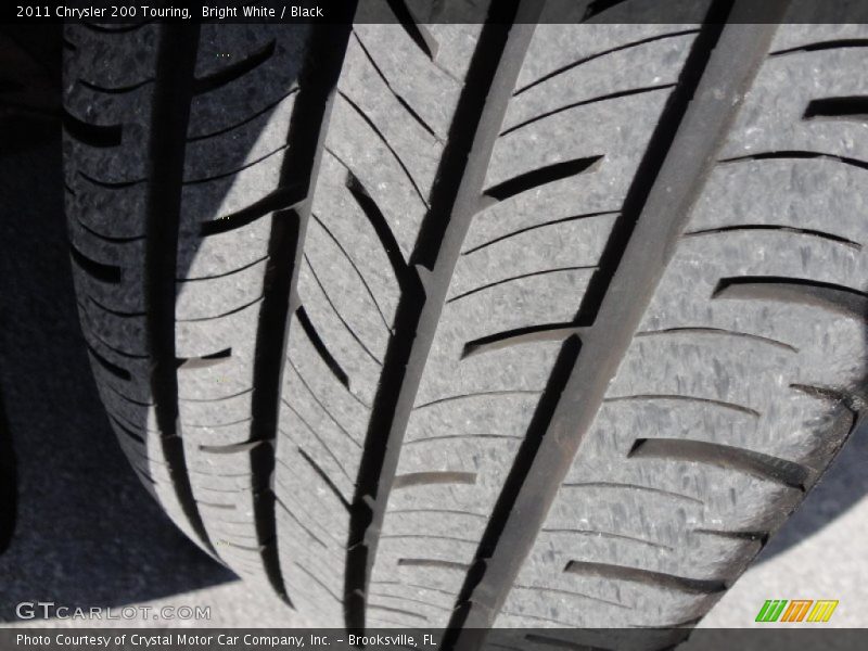 Bright White / Black 2011 Chrysler 200 Touring