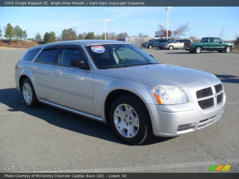 Bright Silver Metallic / Dark Slate Gray/Light Graystone 2005 Dodge Magnum SE