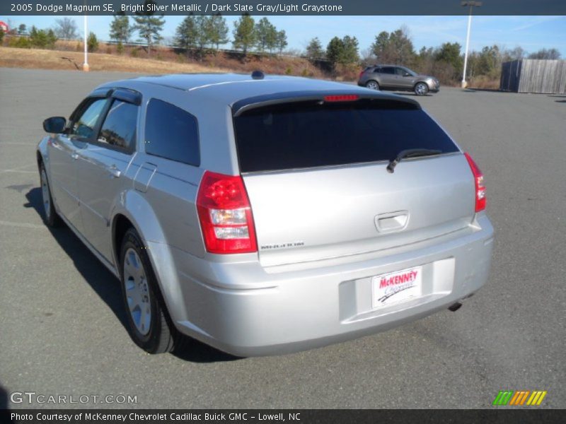 Bright Silver Metallic / Dark Slate Gray/Light Graystone 2005 Dodge Magnum SE