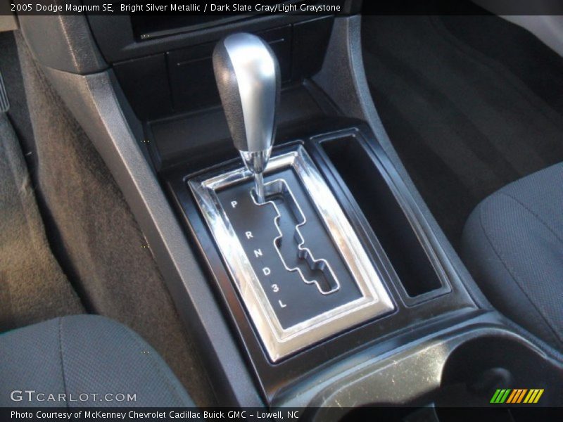 Bright Silver Metallic / Dark Slate Gray/Light Graystone 2005 Dodge Magnum SE
