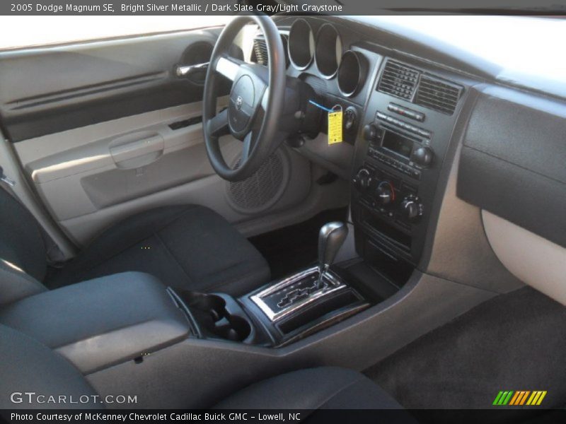 Bright Silver Metallic / Dark Slate Gray/Light Graystone 2005 Dodge Magnum SE