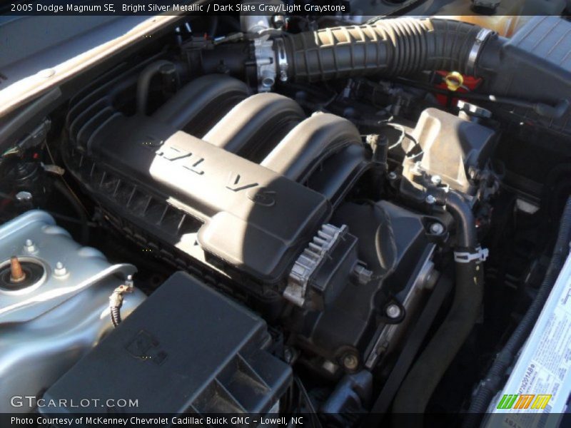 Bright Silver Metallic / Dark Slate Gray/Light Graystone 2005 Dodge Magnum SE