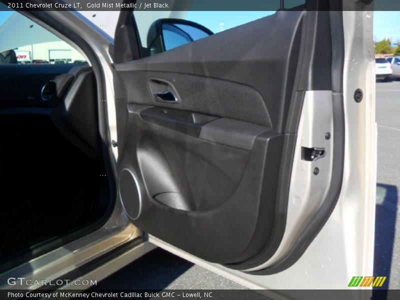 Gold Mist Metallic / Jet Black 2011 Chevrolet Cruze LT