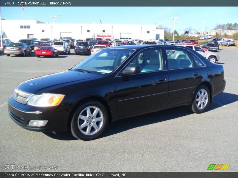 Black / Ivory 2000 Toyota Avalon XLS