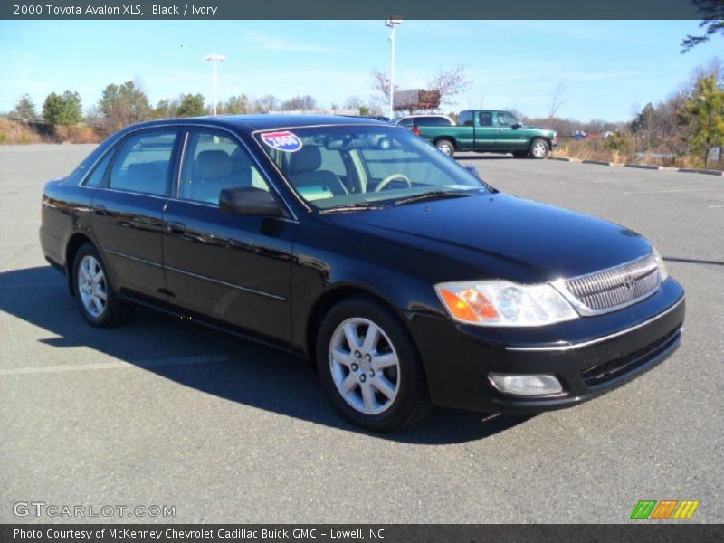 Black / Ivory 2000 Toyota Avalon XLS