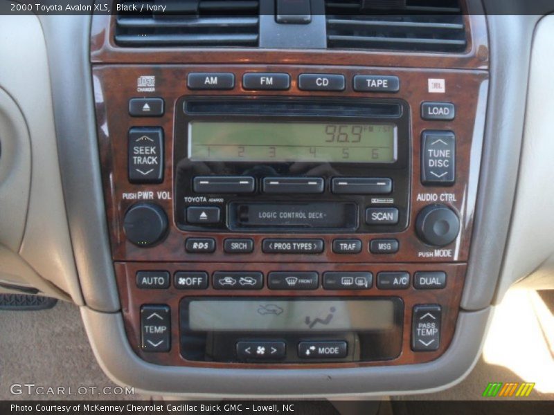 Black / Ivory 2000 Toyota Avalon XLS