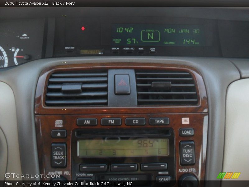 Black / Ivory 2000 Toyota Avalon XLS