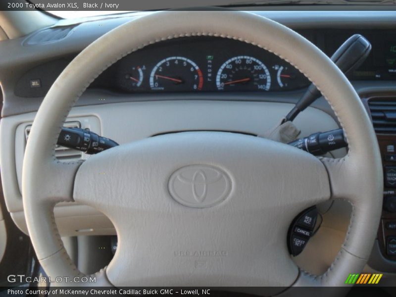 Black / Ivory 2000 Toyota Avalon XLS