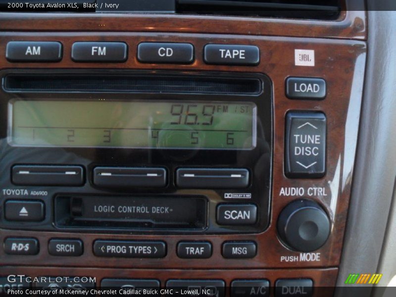 Black / Ivory 2000 Toyota Avalon XLS