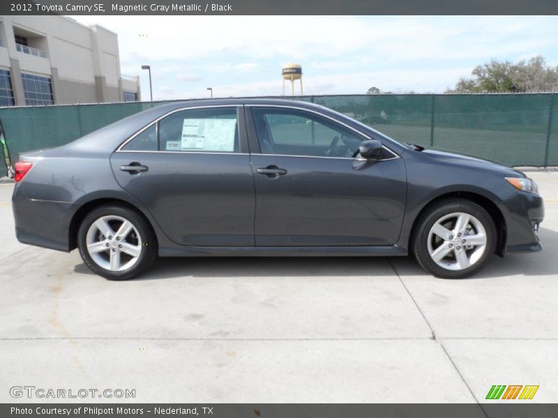 Magnetic Gray Metallic / Black 2012 Toyota Camry SE