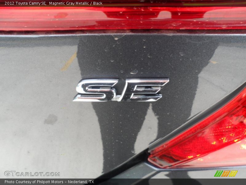 Magnetic Gray Metallic / Black 2012 Toyota Camry SE