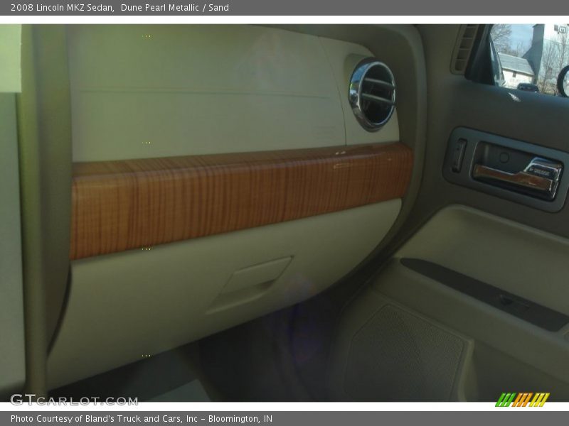 Dune Pearl Metallic / Sand 2008 Lincoln MKZ Sedan