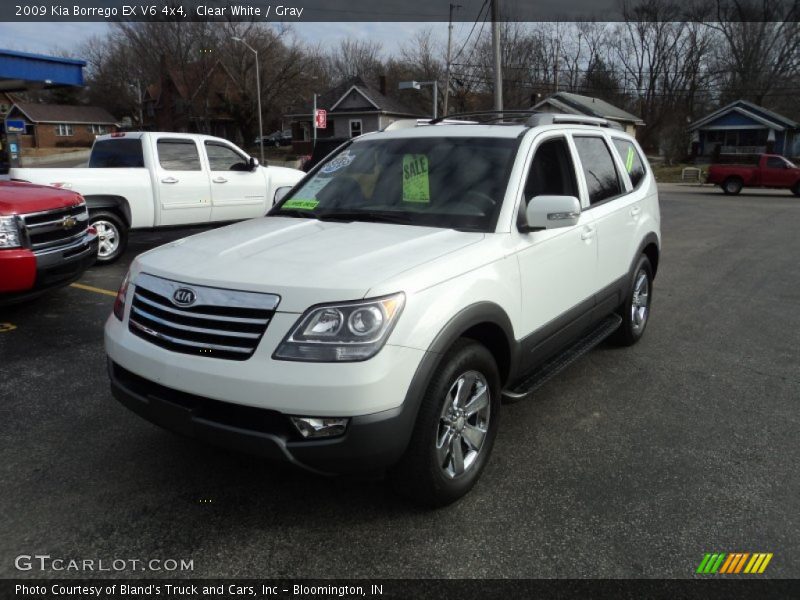 Clear White / Gray 2009 Kia Borrego EX V6 4x4