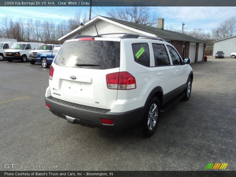 Clear White / Gray 2009 Kia Borrego EX V6 4x4