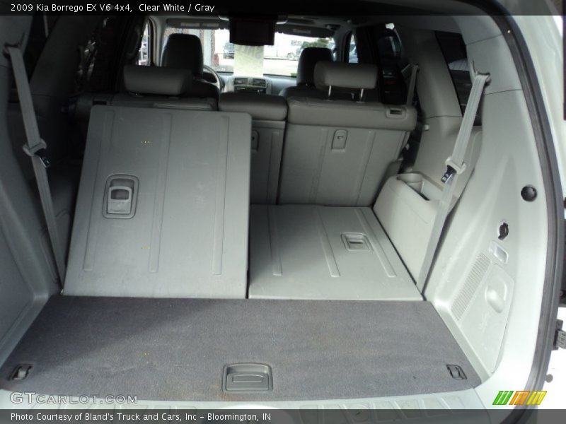 Clear White / Gray 2009 Kia Borrego EX V6 4x4