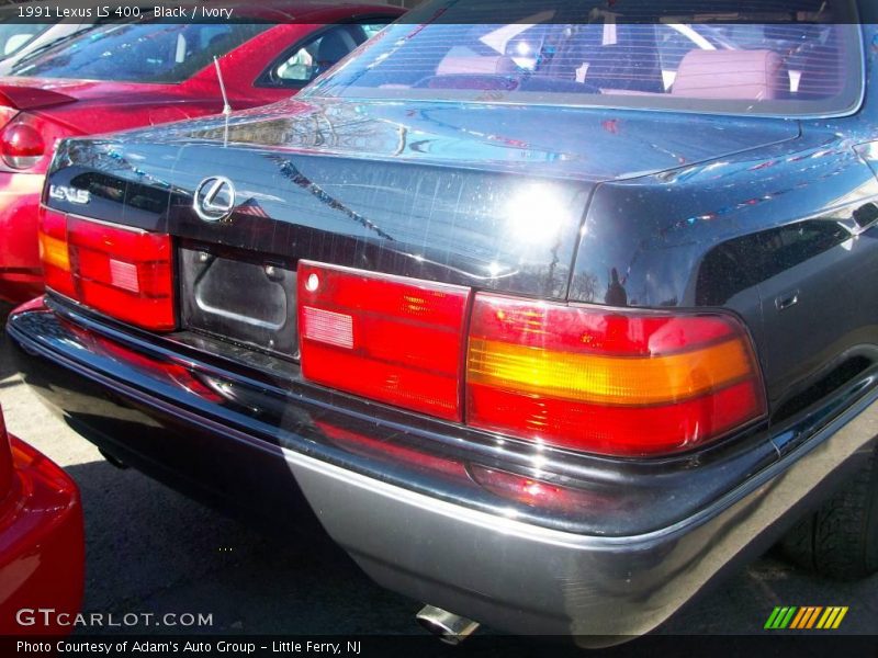Black / Ivory 1991 Lexus LS 400