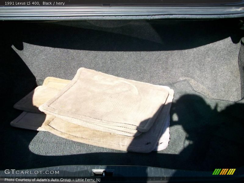 Black / Ivory 1991 Lexus LS 400