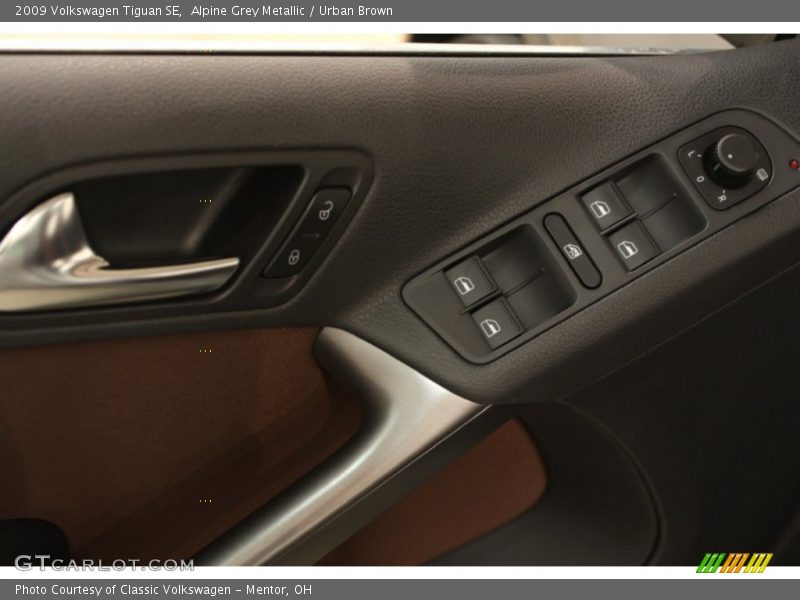 Alpine Grey Metallic / Urban Brown 2009 Volkswagen Tiguan SE
