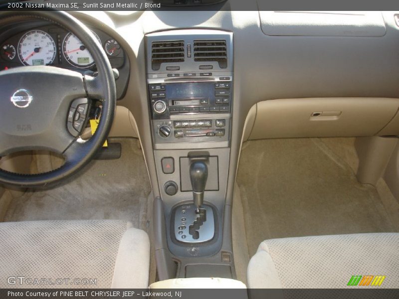 Sunlit Sand Metallic / Blond 2002 Nissan Maxima SE