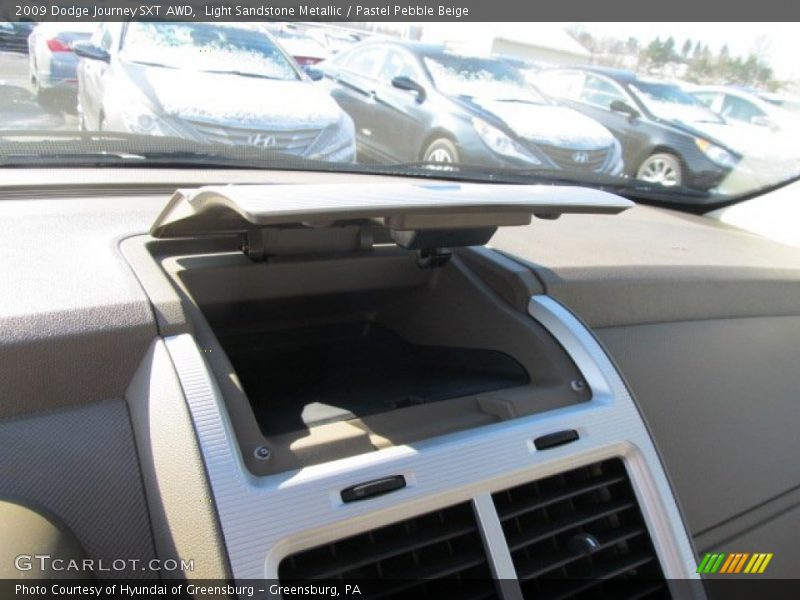 Light Sandstone Metallic / Pastel Pebble Beige 2009 Dodge Journey SXT AWD