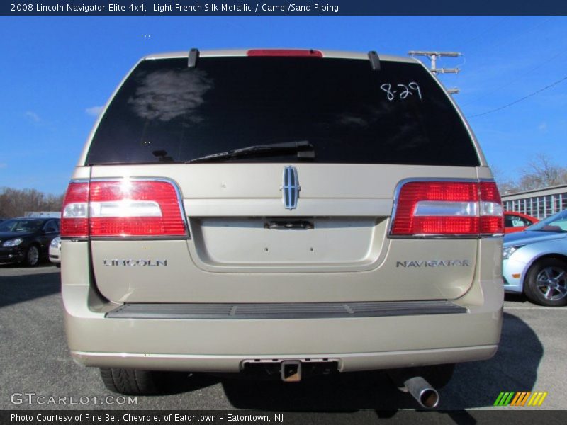 Light French Silk Metallic / Camel/Sand Piping 2008 Lincoln Navigator Elite 4x4