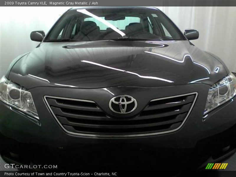 Magnetic Gray Metallic / Ash 2009 Toyota Camry XLE