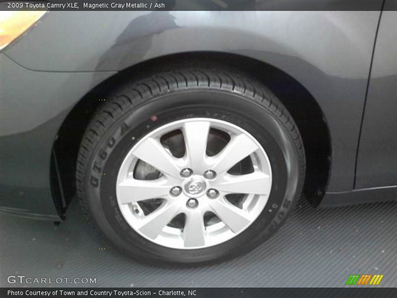 Magnetic Gray Metallic / Ash 2009 Toyota Camry XLE