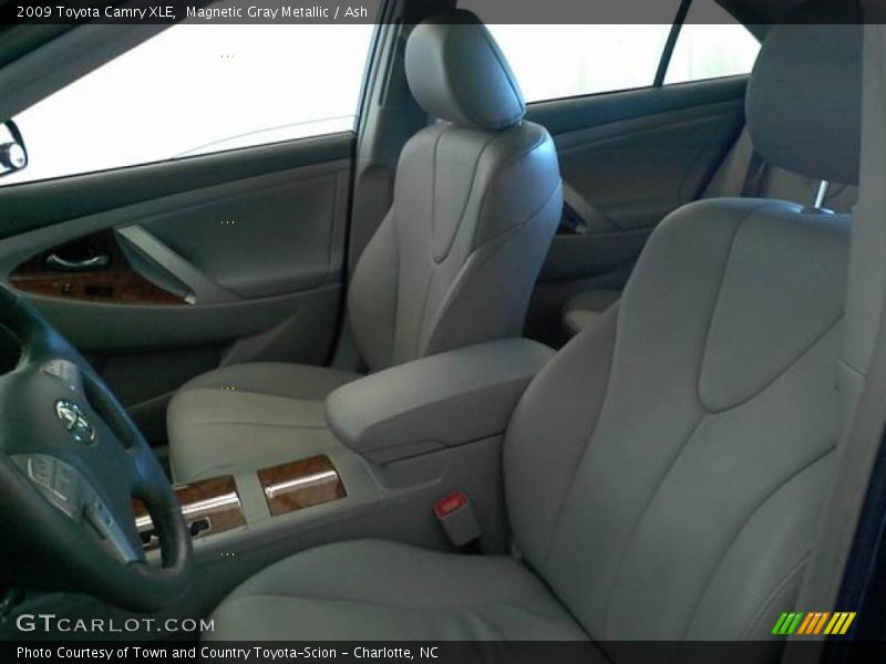 Magnetic Gray Metallic / Ash 2009 Toyota Camry XLE