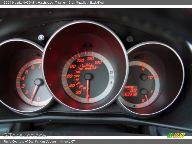 Titanium Gray Metallic / Black/Red 2004 Mazda MAZDA3 s Hatchback