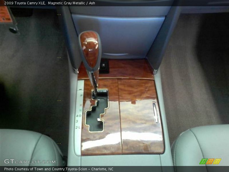 Magnetic Gray Metallic / Ash 2009 Toyota Camry XLE