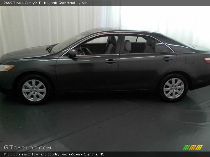 Magnetic Gray Metallic / Ash 2009 Toyota Camry XLE
