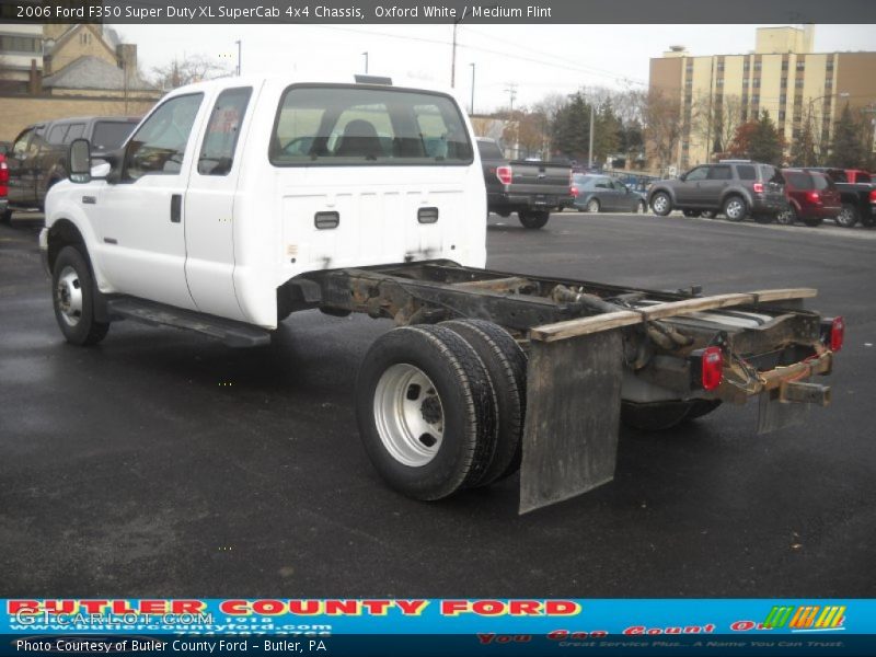 Oxford White / Medium Flint 2006 Ford F350 Super Duty XL SuperCab 4x4 Chassis