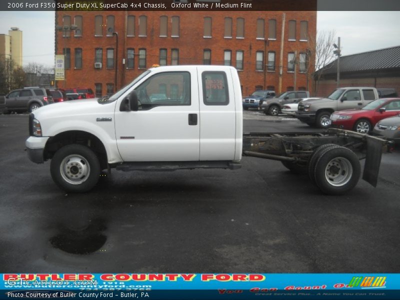 Oxford White / Medium Flint 2006 Ford F350 Super Duty XL SuperCab 4x4 Chassis