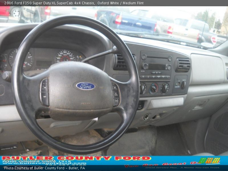 Oxford White / Medium Flint 2006 Ford F350 Super Duty XL SuperCab 4x4 Chassis