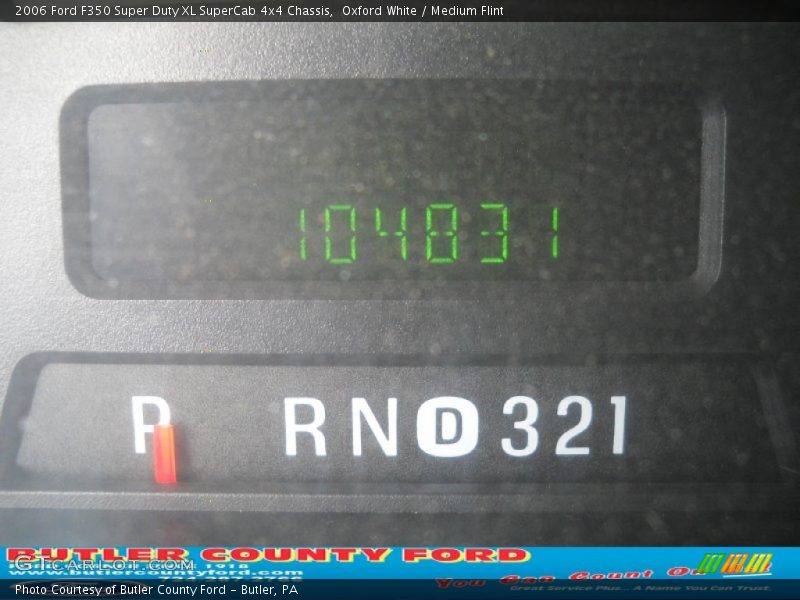 Oxford White / Medium Flint 2006 Ford F350 Super Duty XL SuperCab 4x4 Chassis