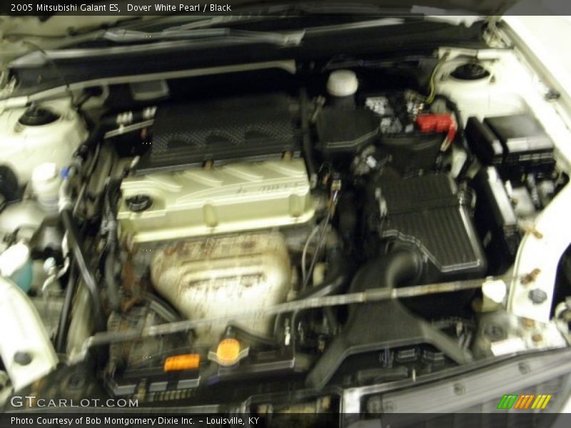 Dover White Pearl / Black 2005 Mitsubishi Galant ES