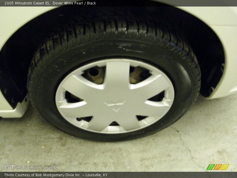 Dover White Pearl / Black 2005 Mitsubishi Galant ES