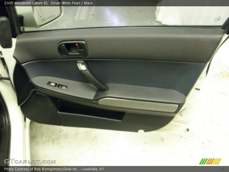 Dover White Pearl / Black 2005 Mitsubishi Galant ES