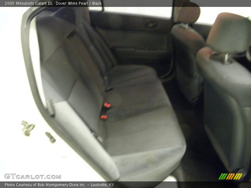 Dover White Pearl / Black 2005 Mitsubishi Galant ES